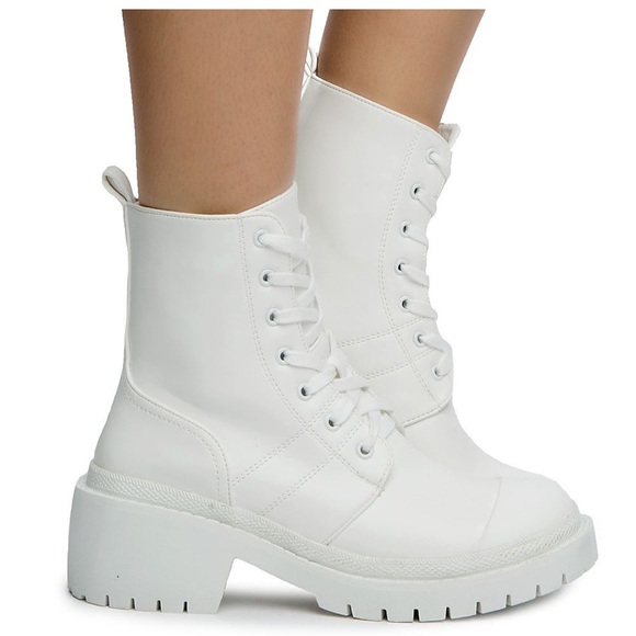 Shoes - White lug sole combat boot